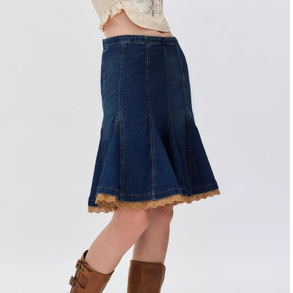NWT Urban Outfitters Tamara Blue Denim Midi Skirt with Brown Lace - Picture 1 of 3